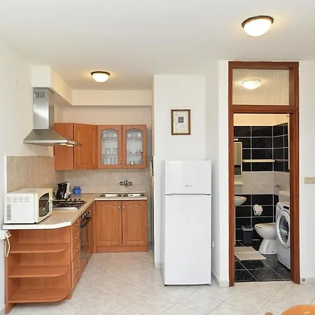 Apartment Ferienwohnung Fuer 4 Personen Ca 45 Qm In Fazana-Surida, Istrien Istrische Riviera *