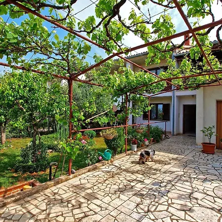 Ferienwohnung Fuer 4 Personen Ca 45 Qm In Fazana-Surida, Istrien Istrische Riviera *